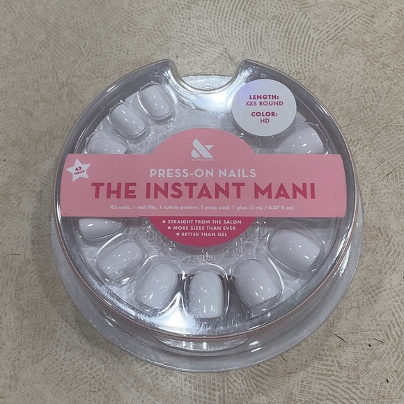 The Instant Mani White Press-On Nails - Picture 1 of 1